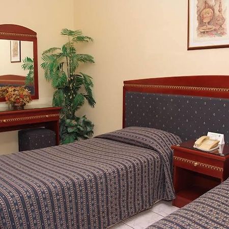 Al Sharq Hotel Apartment Sharjah Esterno foto