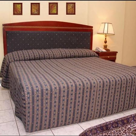 Al Sharq Hotel Apartment Sharjah Esterno foto