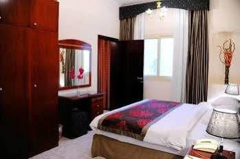 Al Sharq Hotel Apartment Sharjah Esterno foto