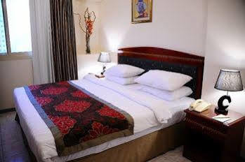 Al Sharq Hotel Apartment Sharjah Esterno foto